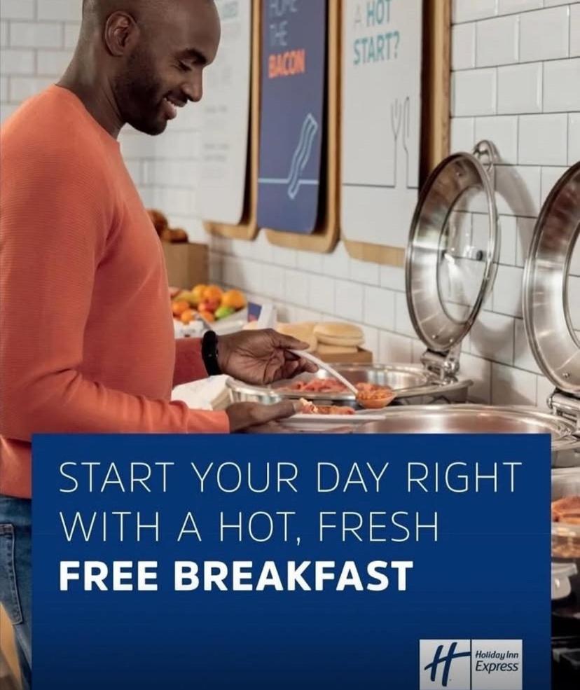 Holiday Inn Express Windsor By Ihg Екстериор снимка