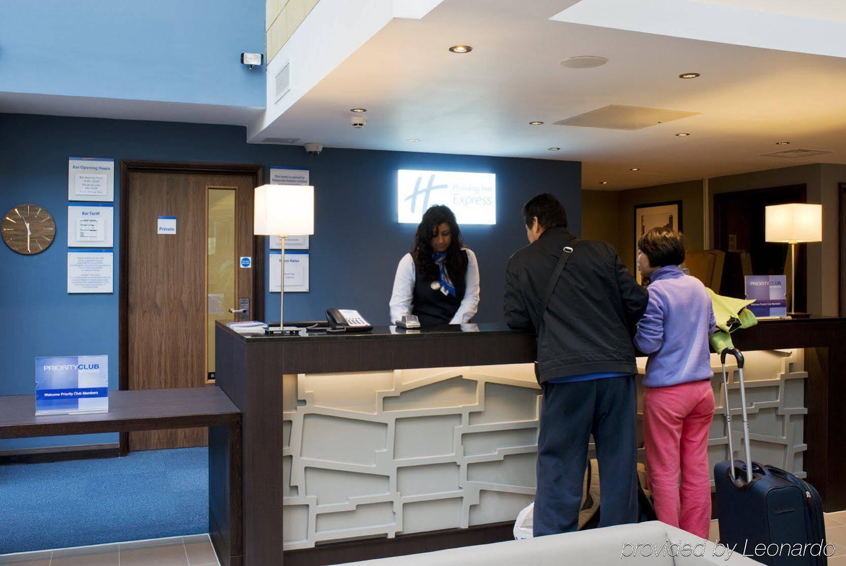 Holiday Inn Express Windsor, An Ihg Hotel Екстериор снимка
